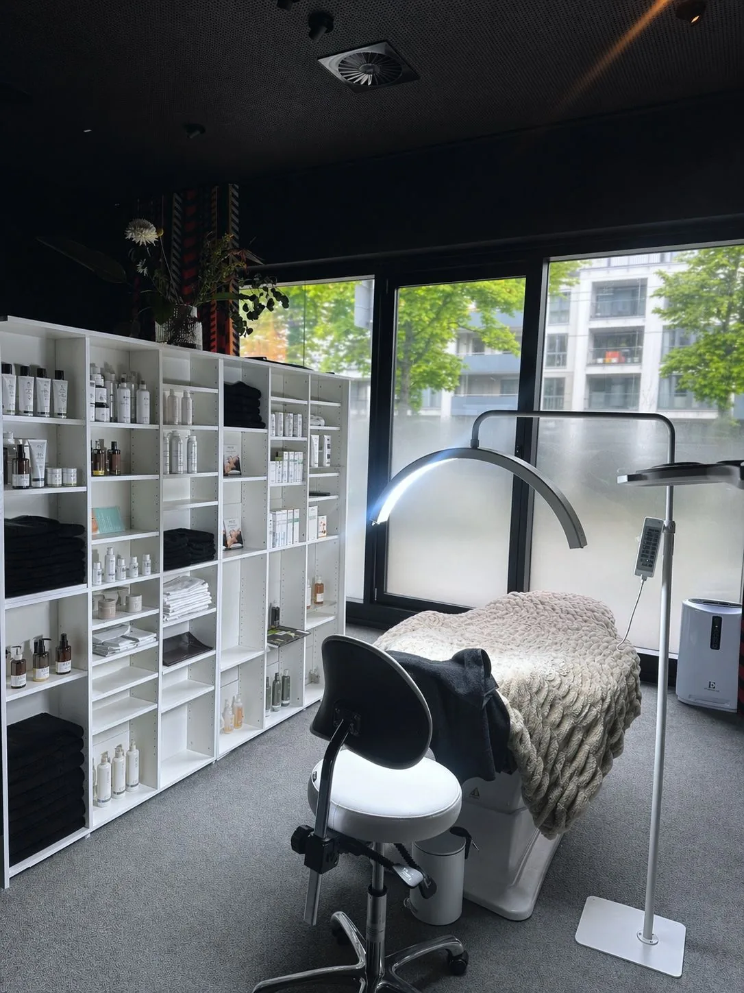 Beauty-Behandlungsraum bei Feminity by Jule in Düsseldorf-Oberkassel
