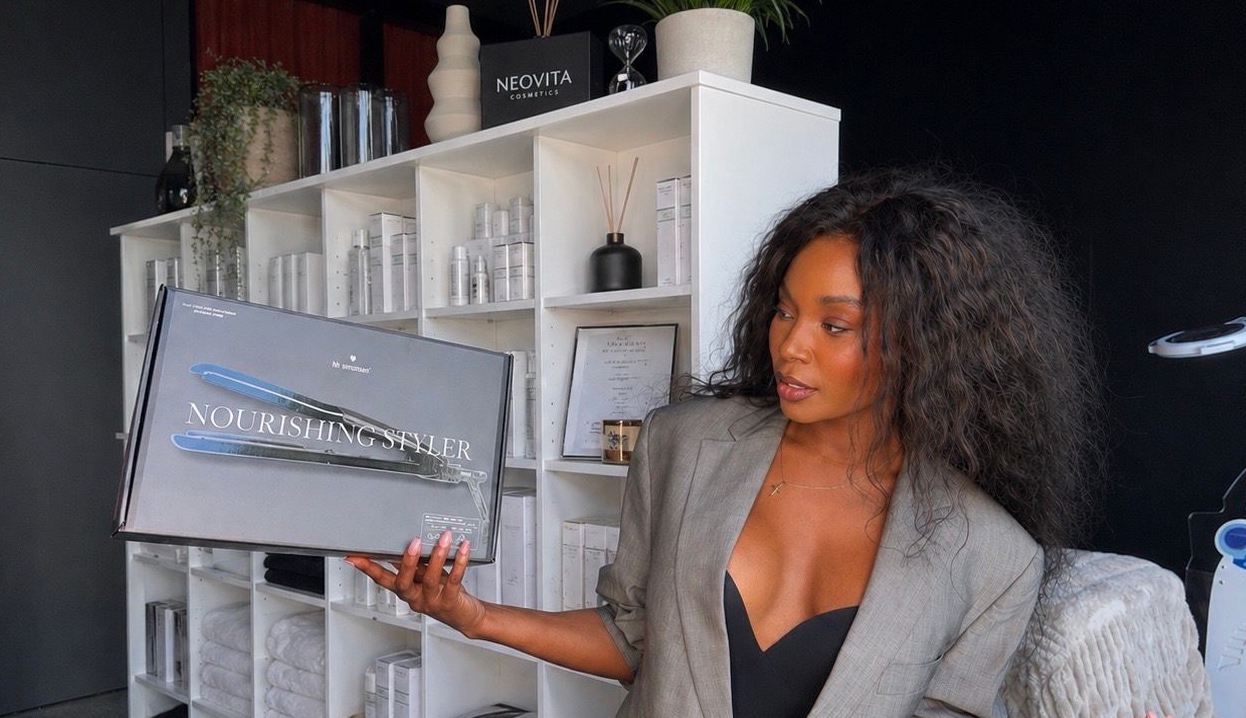 HH Simonsen Nourishing Styler mit Keratin-Boost im Salon Feminity by Jule Düsseldorf-Oberkassel